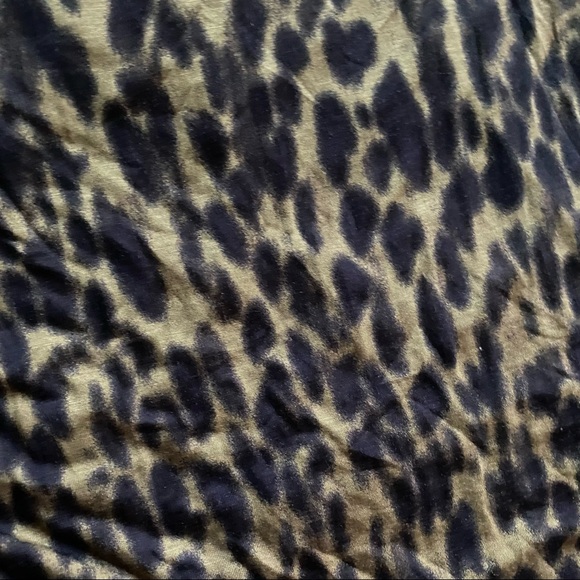 UO Silence + Noise Green Leopard Cheetah Asymmetric Green Midi Dress NWT - Picture 4 of 10